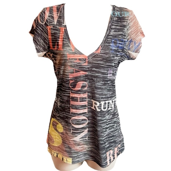 Express Vintage V Neck Short Cap Sleeve Fashion T Shirt Pullover Lightweight XS - Picture 1 of 9